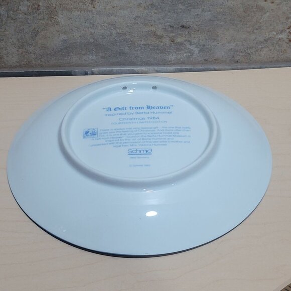 Schmid Hummel Christmas 1984 A Gift From Heaven Decorative Wall Hanging Plate - Picture 11 of 11